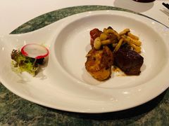 百花煎酿水果椒拼一口牛-三号黄浦会Canton Table