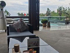 -亚龙湾喜来登·美景台大堂吧