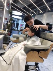 -PE SALON 