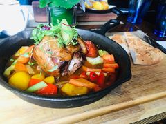 红酒炖牛尾配蔬菜面包-YUE·6·西式融合餐厅(外滩六号店)