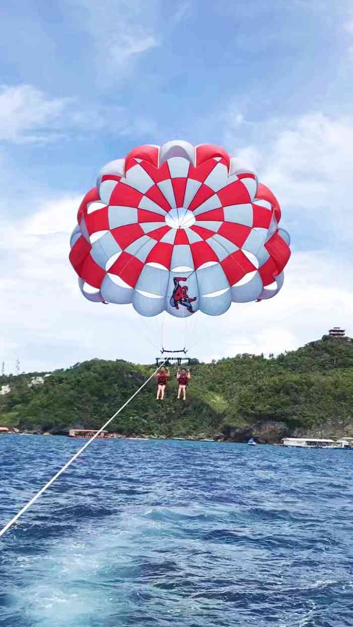 海上降落伞-"这个是我在做攻略的时候就预订的一项海上活.