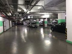 -新世界新丸中心-地下停车场