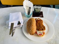 特色猪排包-深圳温德姆至尊酒店·大堂吧·户外花园