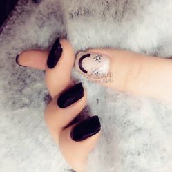 -生活指亮美甲店
