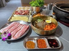 -围炉肉舍•炭烤活鳗•丹东海鲜烤肉(步行街店)