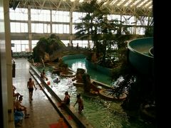 -龙脉温泉室内游泳馆