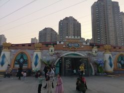 点击看大图 -维佳童话镇演出现场(徐东店)