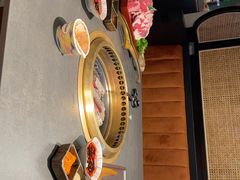 -铭牛烧肉·和牛海鲜自助(高新月牙湖店)