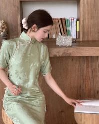 -租旗袍租礼服馆