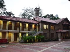 -香港大学
