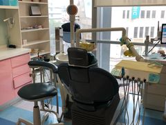 -瑞尔齿科(南京东路名人诊所)