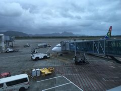 -西沃古尔·拉姆古兰爵士国际机场