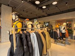 -百年港湾奥特莱斯(香炉礁店)