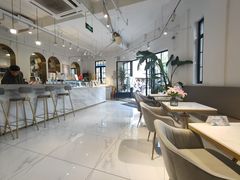 -Fridi Patisserie Cafe