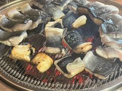 -围炉肉舍•炭烤活鳗•丹东海鲜烤肉(步行街店)