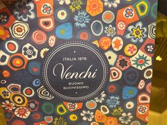 -VENCHI 闻绮(上海佛罗伦萨小镇店)