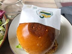 手撕猪肉汉堡-RAC BAR(安福路店)