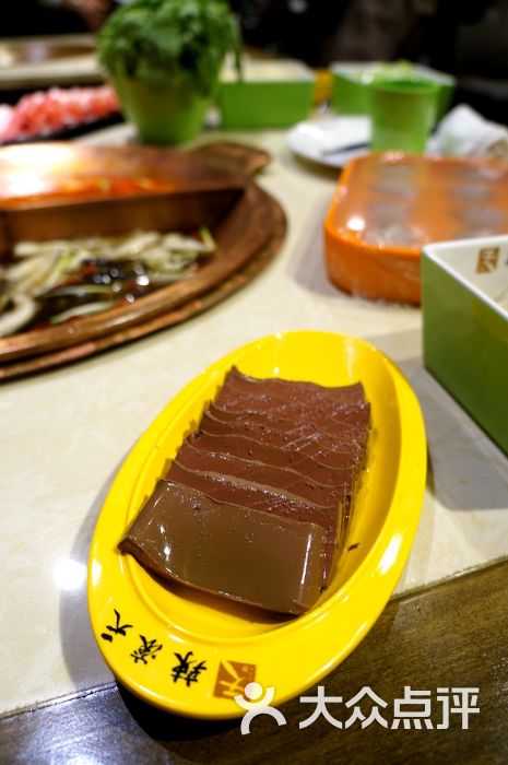 辣滚天铜火锅(上海登陆店)-鸭血图片-上海美食-大众点评网