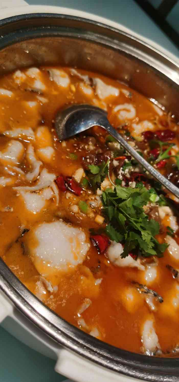 龙梅肥肠鱼馆(丰富路店)-"某人特别想吃肥肠鱼,出租车司机推荐的这家.