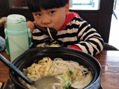 -丽虹云南过桥米线(兴工街店)