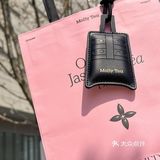 春天的浪漫❗️樱花🌸和奶茶各占一半