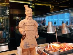 -大中华希尔顿酒店-念自助餐·嗨啤·小龙虾
