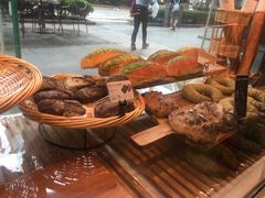 -巴黎贝甜(大宁国际商业广场店)