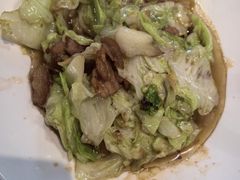 包菜炒三层肉-斯丹姜母鸭·古法干香(田安南路店)