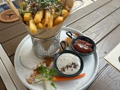 -Mark&Mars Restaurant