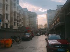 -吴山路夜市