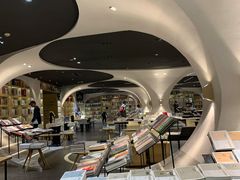 -钟书阁(珍园店)