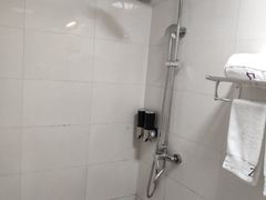 -Zsmart智尚酒店(上海轻纺市场定边路地铁站店)