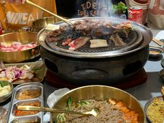 -围炉肉舍•炭烤活鳗•丹东海鲜烤肉(步行街店)