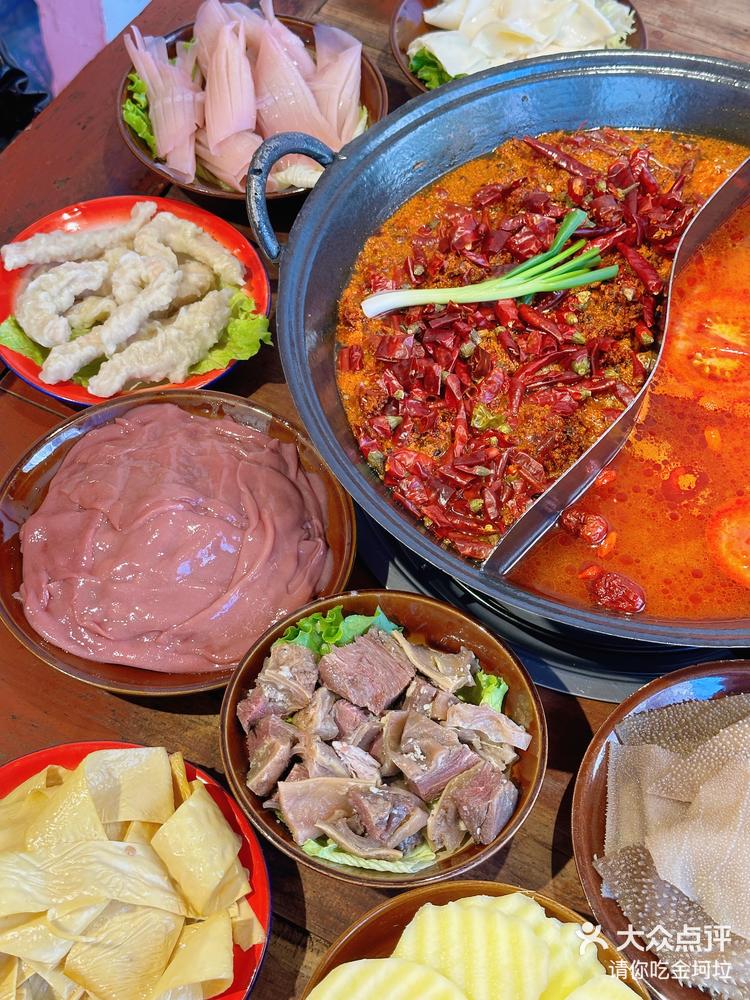 请你吃金坷垃 11月11日 22:36 关注 在昆明吃到正宗重庆火锅能有多绝