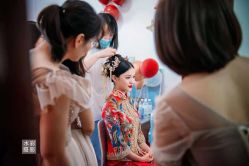 点击看大图 -GRACE KELLY婚纱与礼服(北京店)