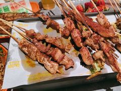 -威记烧嘢·南宁烧烤·超级生牛(绿地店)