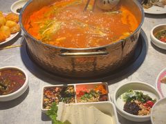 -野山舂·贵州现舂酸汤牛肉(民生路店)