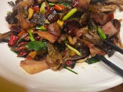 -有红鸡毛店·川菜(建设路店)