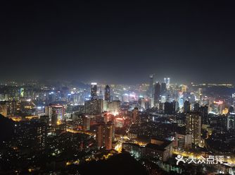 晚上走下来感觉好黑。夜景是美的