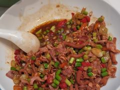 -阿瓦山寨·湘菜现炒·剁椒鱼头王(咸阳总店)