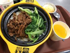 黑椒里脊煲仔饭-晓庄学院-食堂