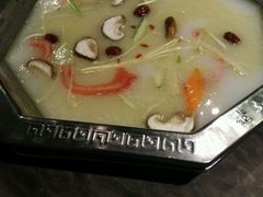 -佬土鹅肠火锅(中建大观店)
