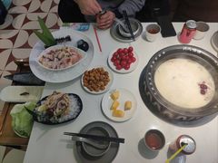 鸡肉-洪氏嗨捞·广东猪肚鸡·椰子鸡火锅(西咸万象城店)