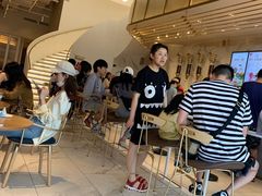 等位区-Tims天好咖啡(江干万象城店)