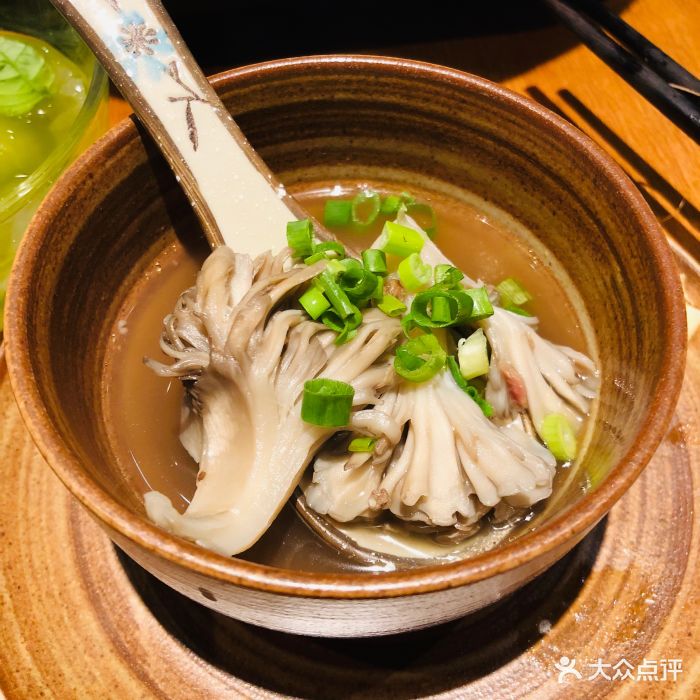 罗勒家·三吃牛肉锅有机鲜舞茸图片