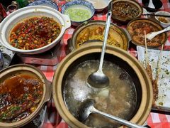 -罗霸蛮老岳阳大排档·鲜货烧烤·土吊子煨砂锅烧菜