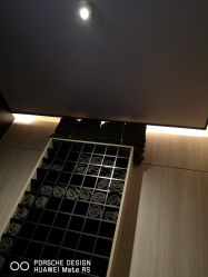 -HAIR CORNER
