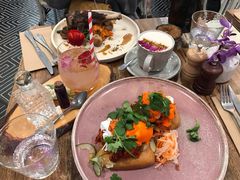 -FLOVIE FLORIST CAFE