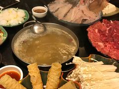 -鲜入围煮花胶鸡海鲜火锅