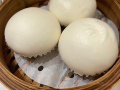 香绵蛋黄流沙包-新雅粤菜馆(南京东路店)